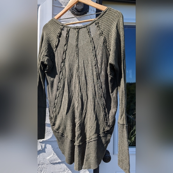 Free People We the Free Laguna Thermal Top in Army Heather Green. Size small - Picture 3 of 4